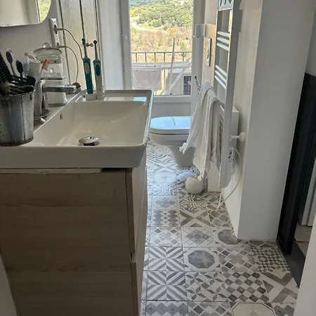 De Caractere Superficie 50 M2 * Корт