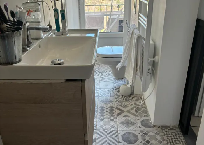 De Caractere Superficie 50 M2 * Корт