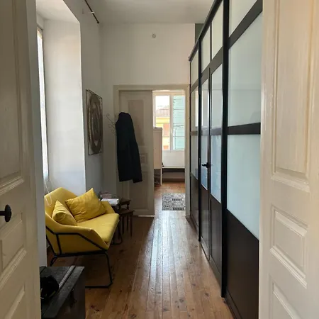 De Caractère Superficie 50 M2 *